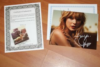 Taylor Swift Photograph Signed 8 X 10 & Polariod Signed 6 Each Has