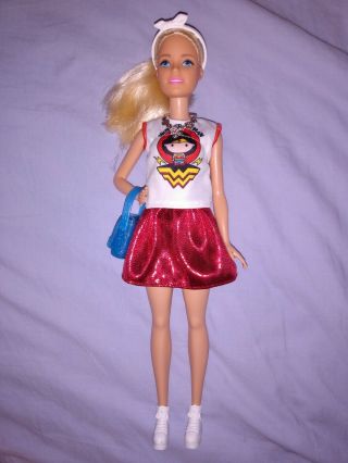 Barbie Fashionistas Petite Doll in Wonder Woman Fashion/Clothes with Accessories 2