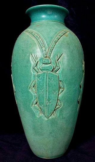 Cindy Searles Studio Pottery Tall Matte Green Vase w Carved Roaches Santa Cruz 3