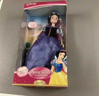 Snow White Disney Princess Doll Porcelain 16 " Keepsake Doll 2002 Brass Key