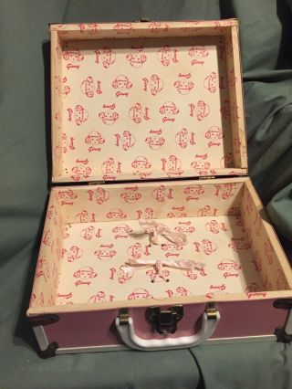 Vintage Vogue Ginny doll,  pink and white storage/suitcase,  room for two dolls 2