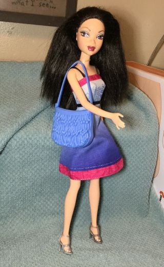 1999 My Scene Barbie Doll Nolee Dressed For A Day Of Shopping & Bonus