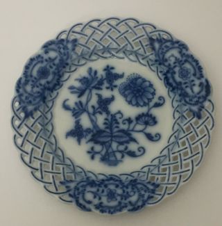 German Meissen Porcelain Blue Onion Pierced 6” Bread Butter Plate Reticulated