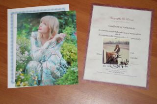 Taylor Swift Photograph Signed 8 X 10 & Polariod Signed 25 Each Has