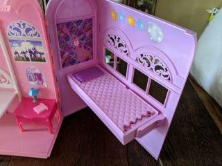 Barbie Folding House Fold & Go Travel Carry Case with Bedroom & Bath 2010 Mattel 2