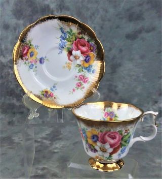 Vtg Collectible Royal Albert Footed Teacup & Saucer Made In England