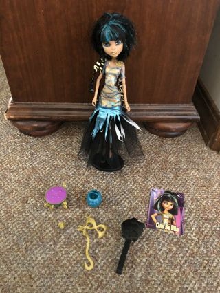Mattel Monster High Doll Cleo De Nile Ghouls Rule 2008 W/ Accessories & Stand