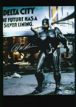 Peter Weller - American Actor Robocop - 8x10 Autographed Photo