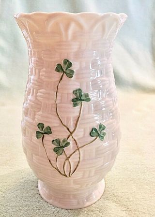 Belleek Irish China Kylemore (basketweave And Shamrocks) 6 1/4 " Vase (2008 - 2010)