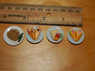 Miniature Room Box Doll House 4 Plates Food Kitchen Wrap Crepes Waffles Sandwich