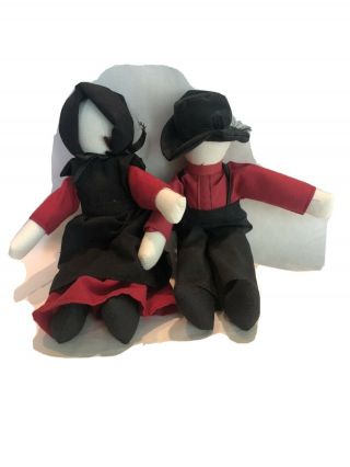 Set Of Two Amish Cloth Dolls In Red And Black.  No Faces.  8” Tall 703