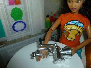 Barbie Doll Size Dollhouse Furniture - Kitchen Accessories Miniature Grinder
