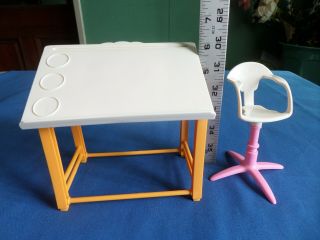 BARBIE ARTS N CRAFT DESK AND CHAIR 3