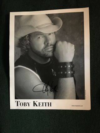 Toby Keith - Autographed Signed - 8 X 10 Black And White Promo Photo