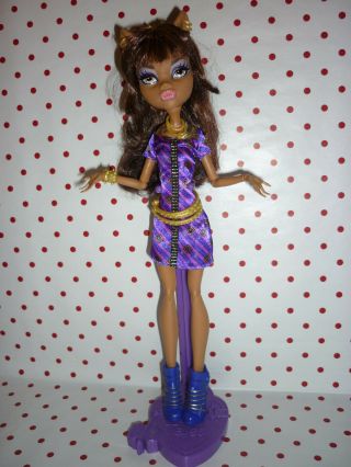 Monster High " Coffin Bean " Clawdeen Wolf Doll.