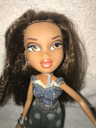 Mga Bratz 2001 African American Doll With Outfit,  Necklace And Bracelet