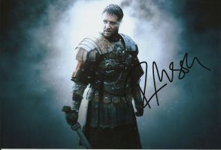 Russell Crowe Autographed Signed Photo