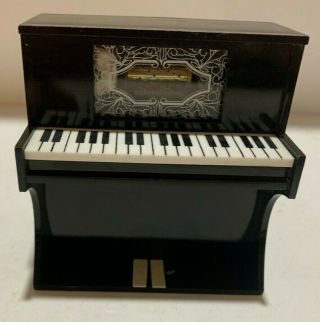 Dollhouse Miniatures 1:24 Half Scale Black Piano Plays Music Made Japan