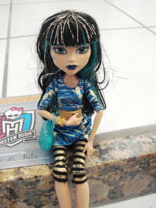 Monster High Doll Cleo De Nile W/ Book,  Purse And Brush Picture Day