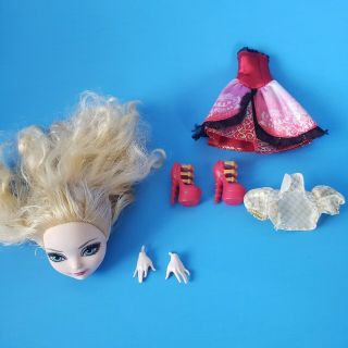 Ever After High Apple White 1st Chapter Shoes,  Dress And Jacket,  Head Doll Hands