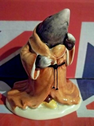 The Wind In The Willows Mole Wearing Bath Robe Royal Albert Ceramic Figurine