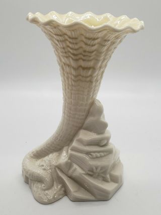 Vintage Belleek Vase Rock Spill Cornucopia Horn Of Plenty Ivory Luster 5.  5” Tall