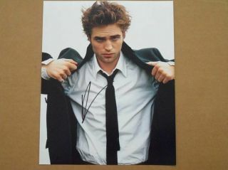 Robert Pattinson 8x10 Signed Photo Autographed - " Twilight "