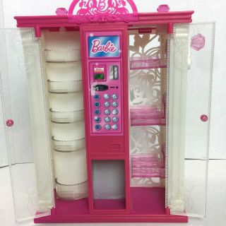 Barbie Life in The Dream House Fashion Vending Machine 2012 20H 2