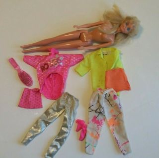 1986 Barbie & The Rockers Doll 3055 Real Dancin Action And Neon Colors Outfit
