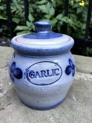 Vtg Rowe Pottery Salt Glazed Blue Stoneware Folk Art Garlic Jar 1991 5 " Tall