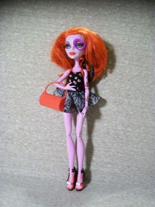 F1 Monster High Doll - Dance Class Operetta W/purse/bag
