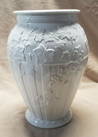 Wedgwood Large Earthenware Classic Garden Vase 12 1/2 " Tall 1996 Made In England