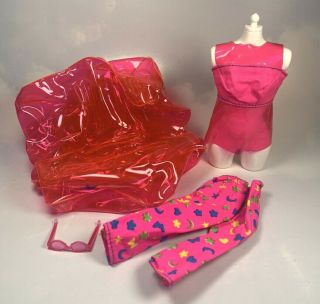 Barbie Clothing: 1999 Sit In Style Pink Fashion & Inflatable Puff/play Chair