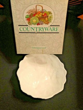 Wedgwood Countryware White Cabbage Small Vegetable Footed Serving Bowl 6 1/4 "