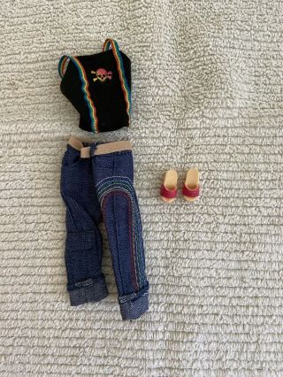 Barbie 2004 Fashion Fever Clothes.  Cropped Jeans With Rainbow Skull Tank