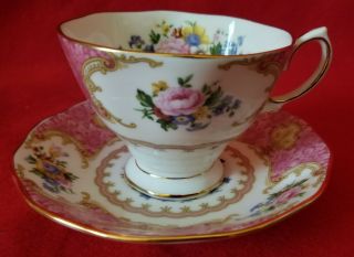 Royal Albert Lady Carlyle Fine Bone China Tea Cup And Saucer - England 1944 Roses