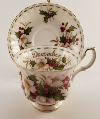 Vintage Royal Albert Fine Bone China Teacup And Saucer Set Christmas Rose