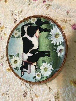 Susan Winget Cracker Barrel Cow 8 1/4 " Plate