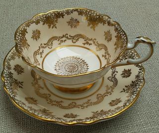 Paragon Double Queen Wide Bowl Medallion Center Teacup And Saucer Set