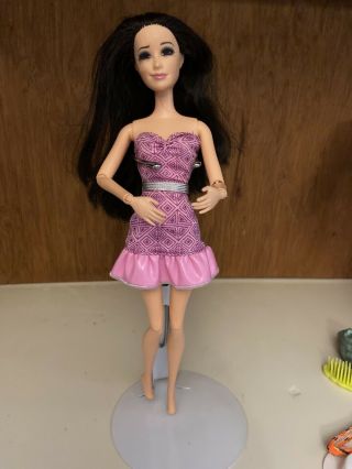 2012 Barbie Raquelle Doll Fashionista Raven Hair Articulated W Dress