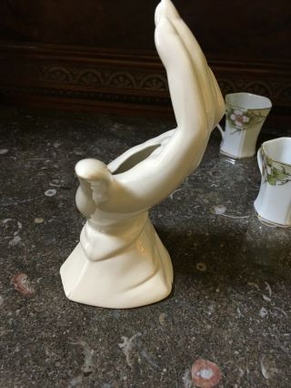 McCoy 1940 ' s Hand Vase - Matte White / 8.  25 