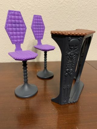 Monster High Doll Deluxe Deadluxe High School Table And Chair Replacement