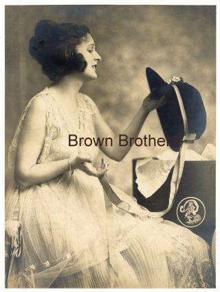 Vintage 1920s Unknown Actress Lace Gown & Hat Oversized Dbw Photo - Brown Bros.