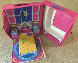 Barbie Carrying Case w/ Fold Out Bed - Mattel - 1995 2