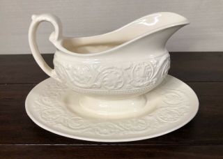 Wedgwood Of Etruria & Barlaston Patrician Gravy Boat W Attached Under Plate