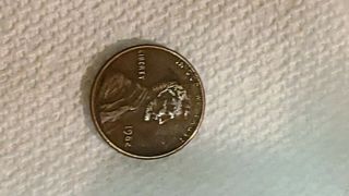 1982 Small Date Copper Penny 1 Cent No Mark (p) (philadelphia) 3.  05 Grams