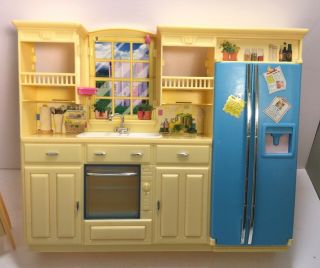 Barbie Kitchen & Barbie Dresser Mattel 2