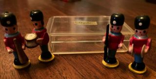 Dollhouse Miniature Chrysnbon Soldiers Playing Instruments 3