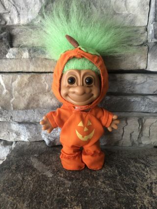Russ Troll Doll 4 1/2” Green Hair Brown Eyes Dressed As A Halloween Pumpkin