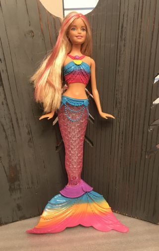 Mattel Barbie Dreamtopia Magical Mermaid Rainbow Lights And